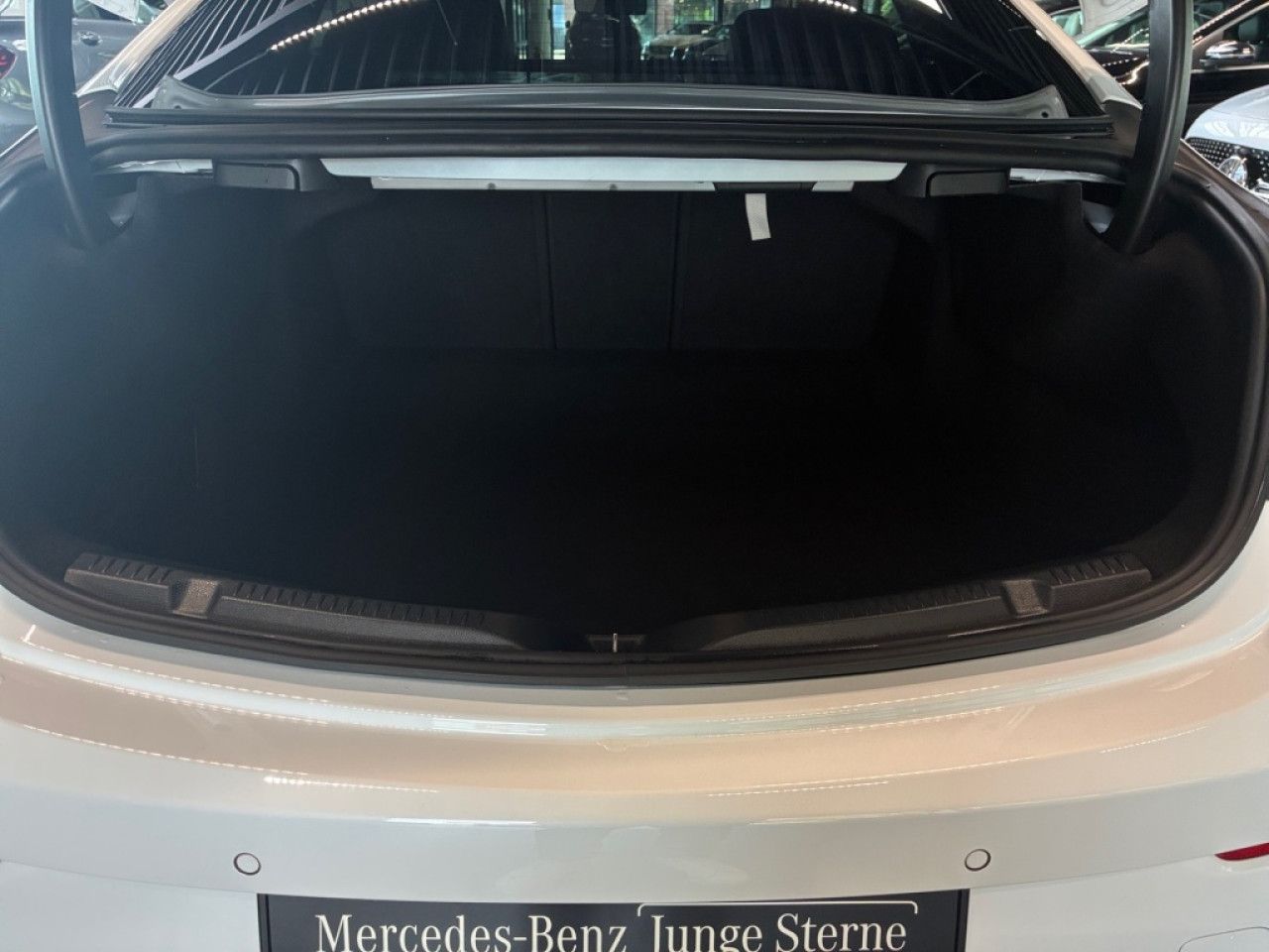 Mercedes-Benz E-Klasse – Bild 9