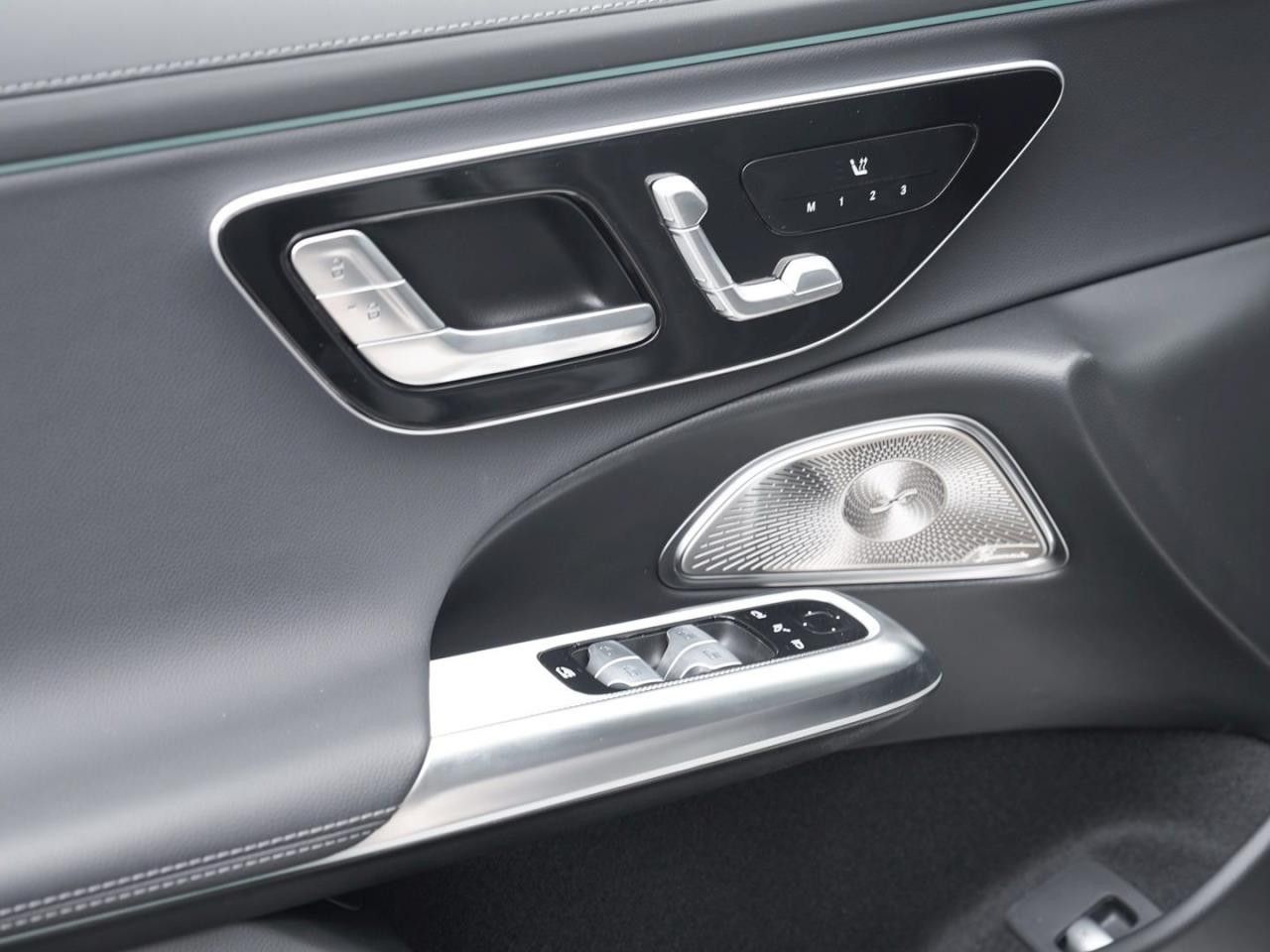 Mercedes-Benz E-Klasse – Bild 17