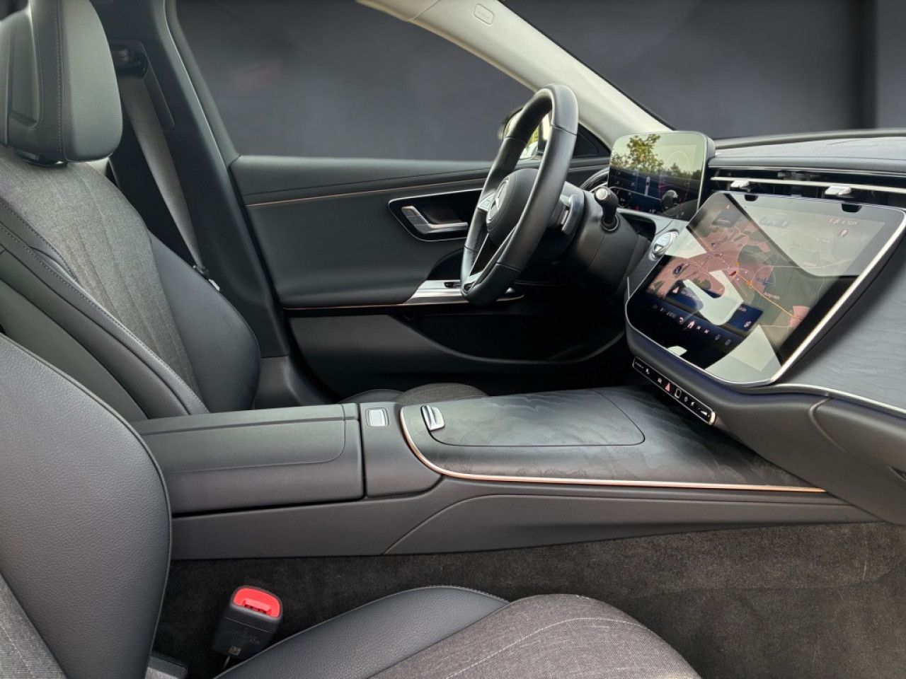 Mercedes-Benz E-Klasse – Bild 17