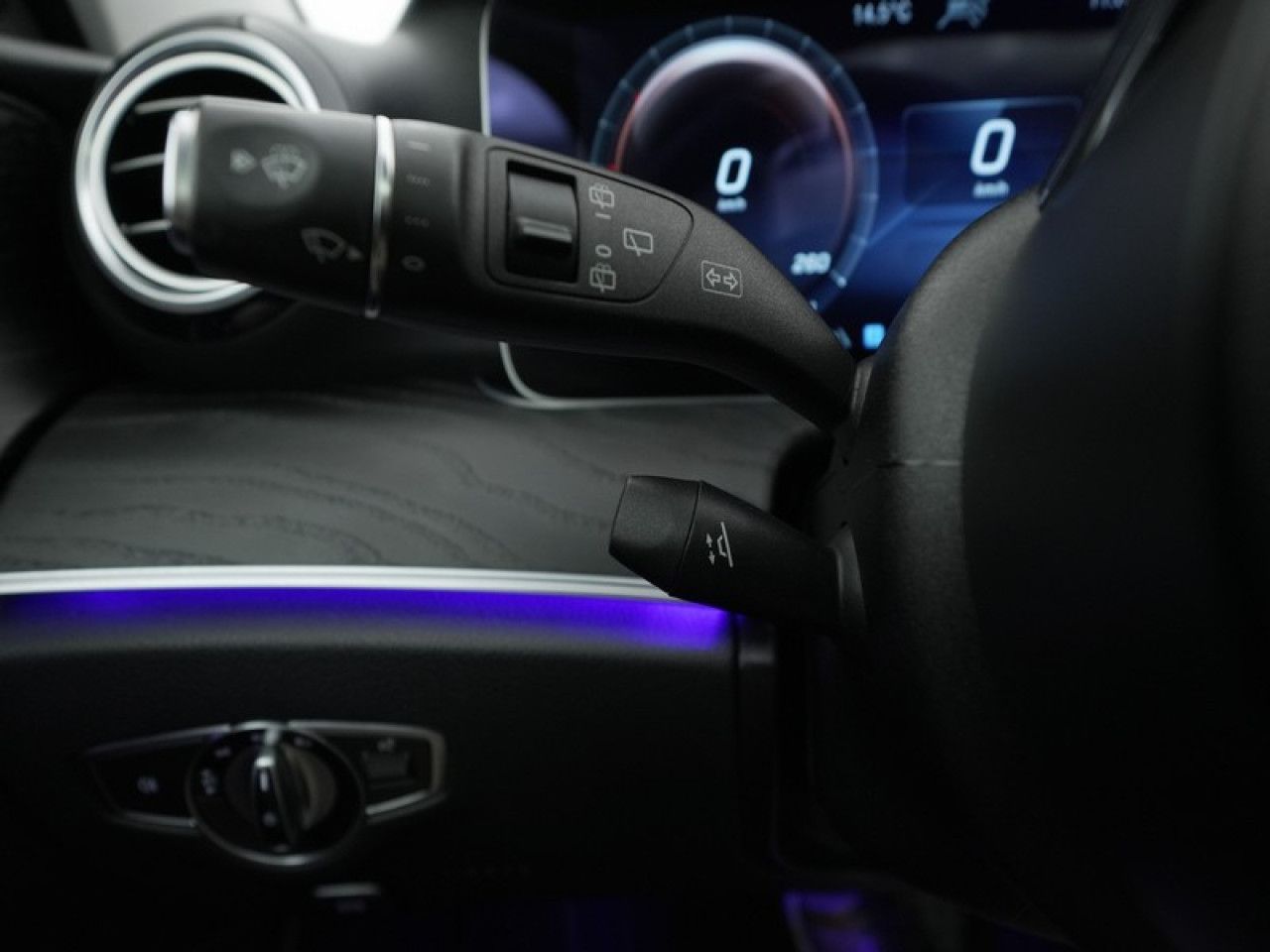 Imagem do veículo 17 / 23