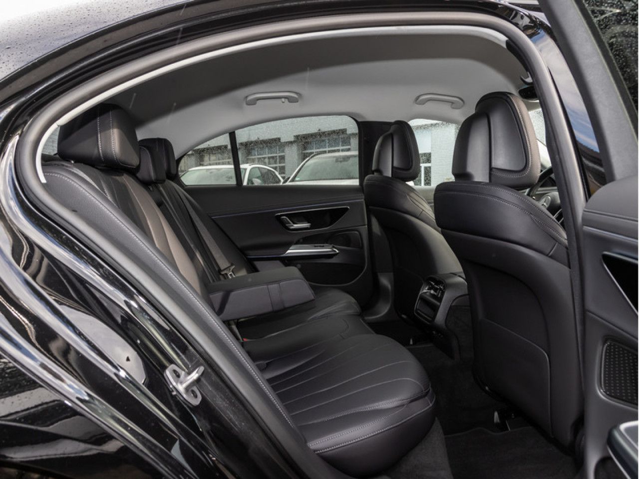 Mercedes-Benz E-Klasse – Bild 8
