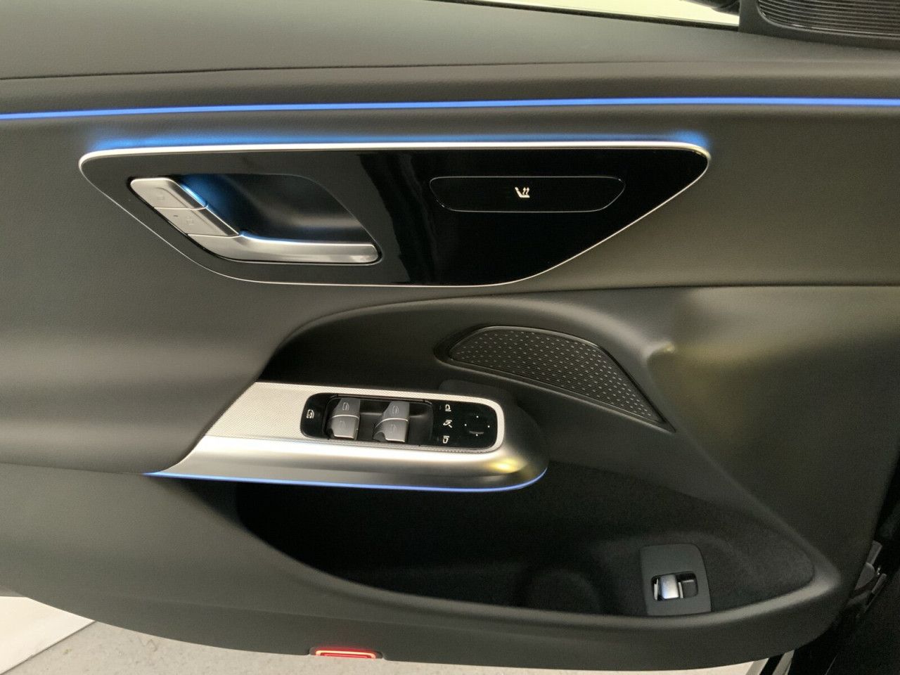 Mercedes-Benz E-Klasse – Bild 12
