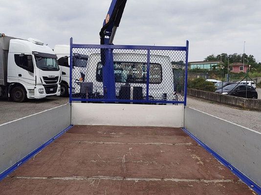 Vehicle image 10 / 20