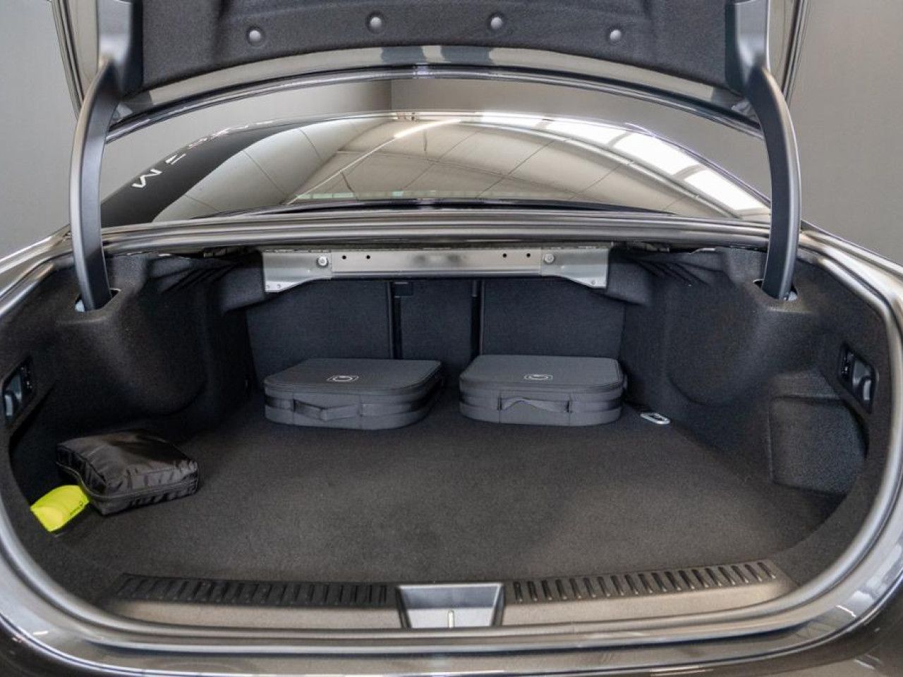 Mercedes-Benz E-Klasse – Bild 13