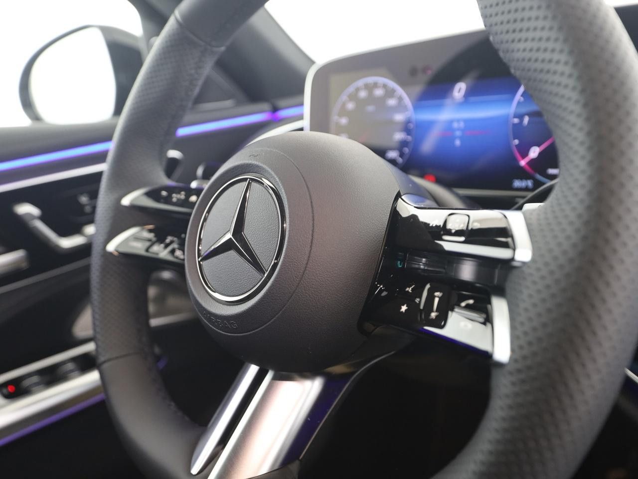 Mercedes-Benz E-Klasse – Bild 21