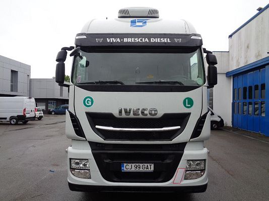 Vehicle image 2 / 15