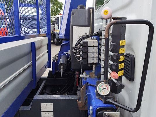 Vehicle image 6 / 20