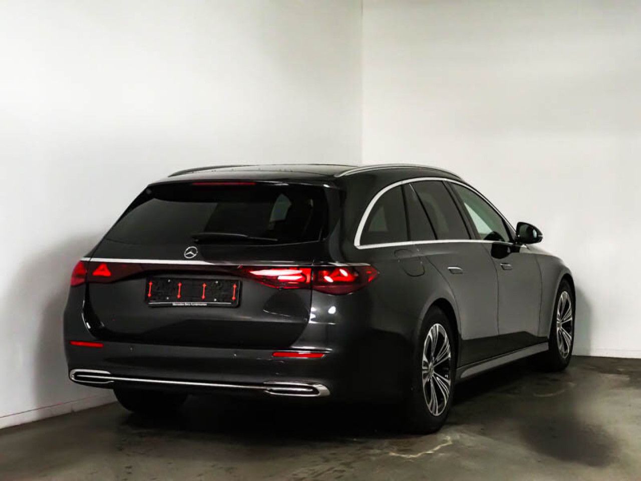Mercedes-Benz E-Klasse – Bild 2