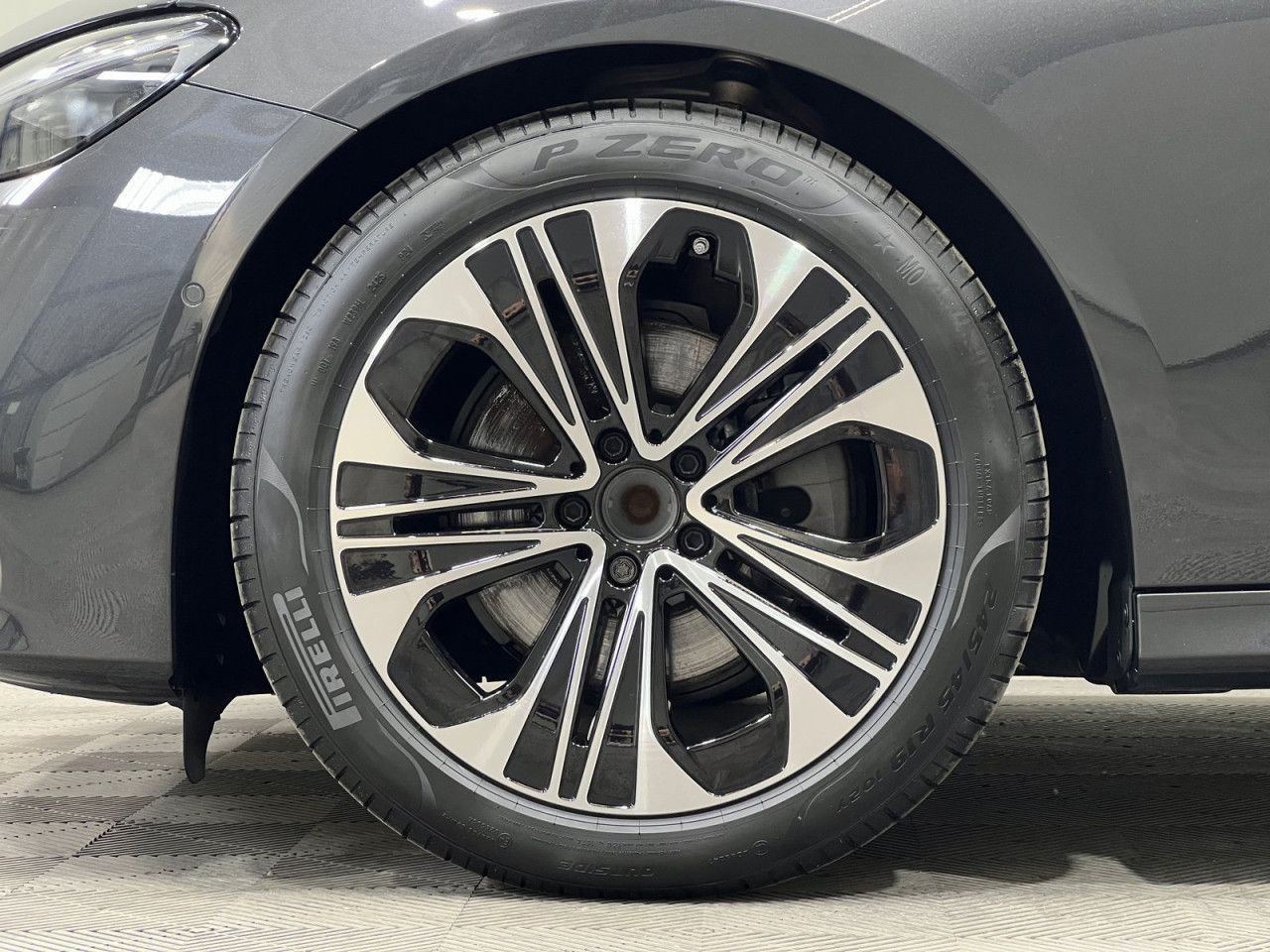 Mercedes-Benz E-Klasse – Bild 12