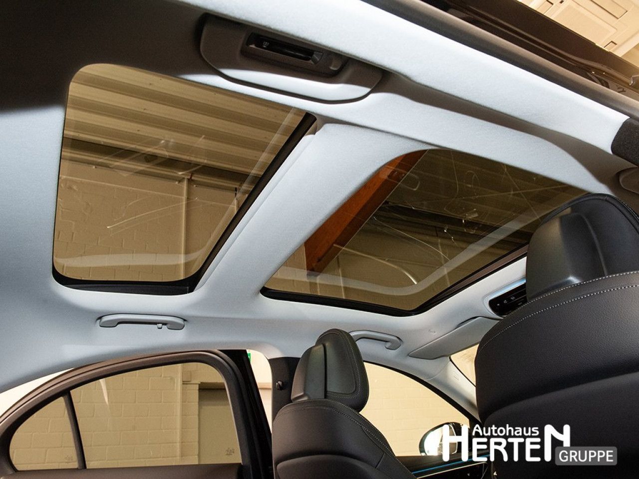 Mercedes-Benz E-Klasse – Bild 18