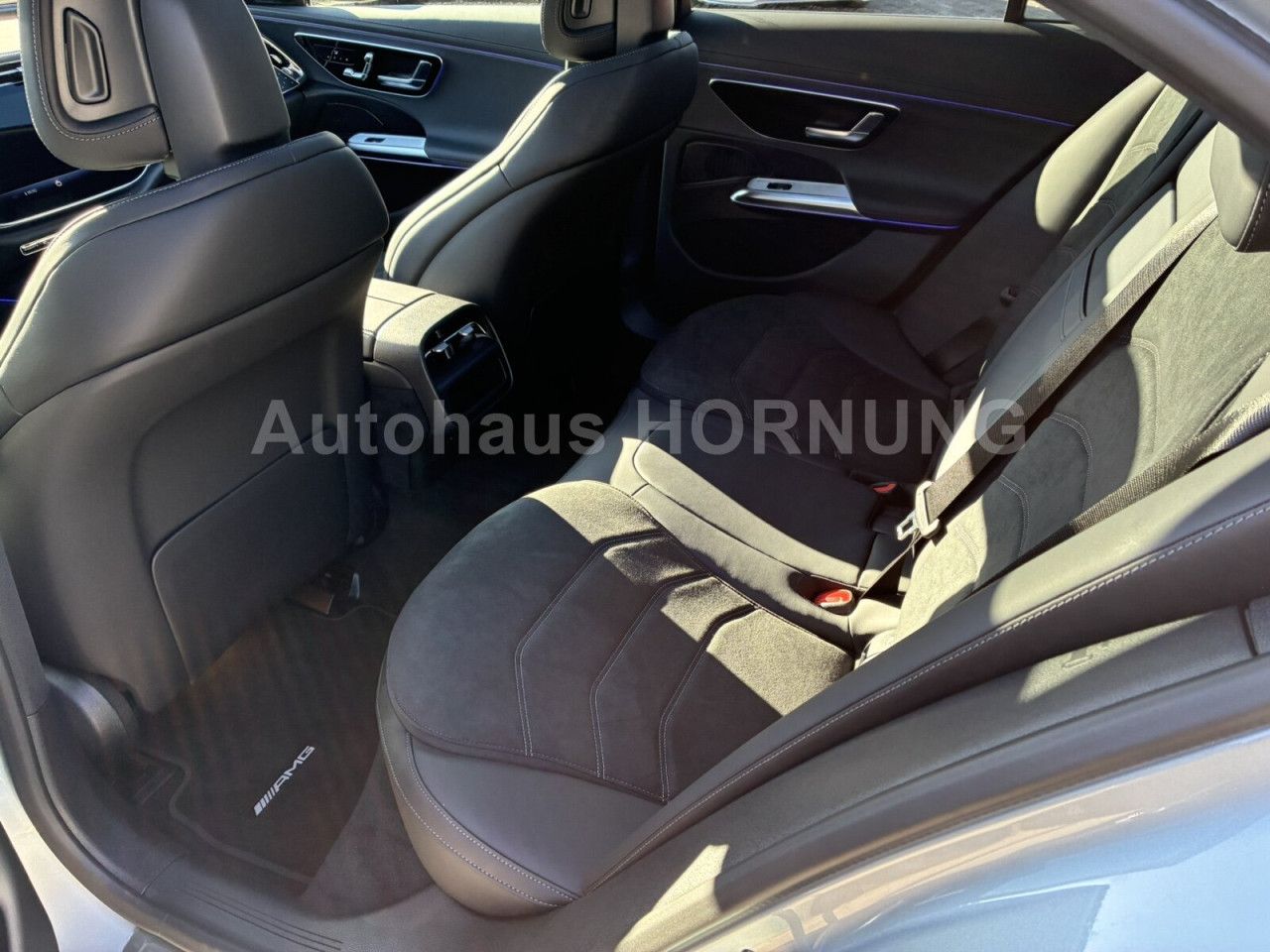 Mercedes-Benz E-Klasse – Bild 9