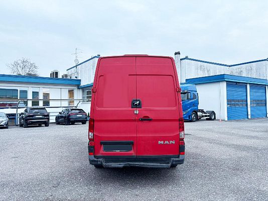 Vehicle image 4 / 13