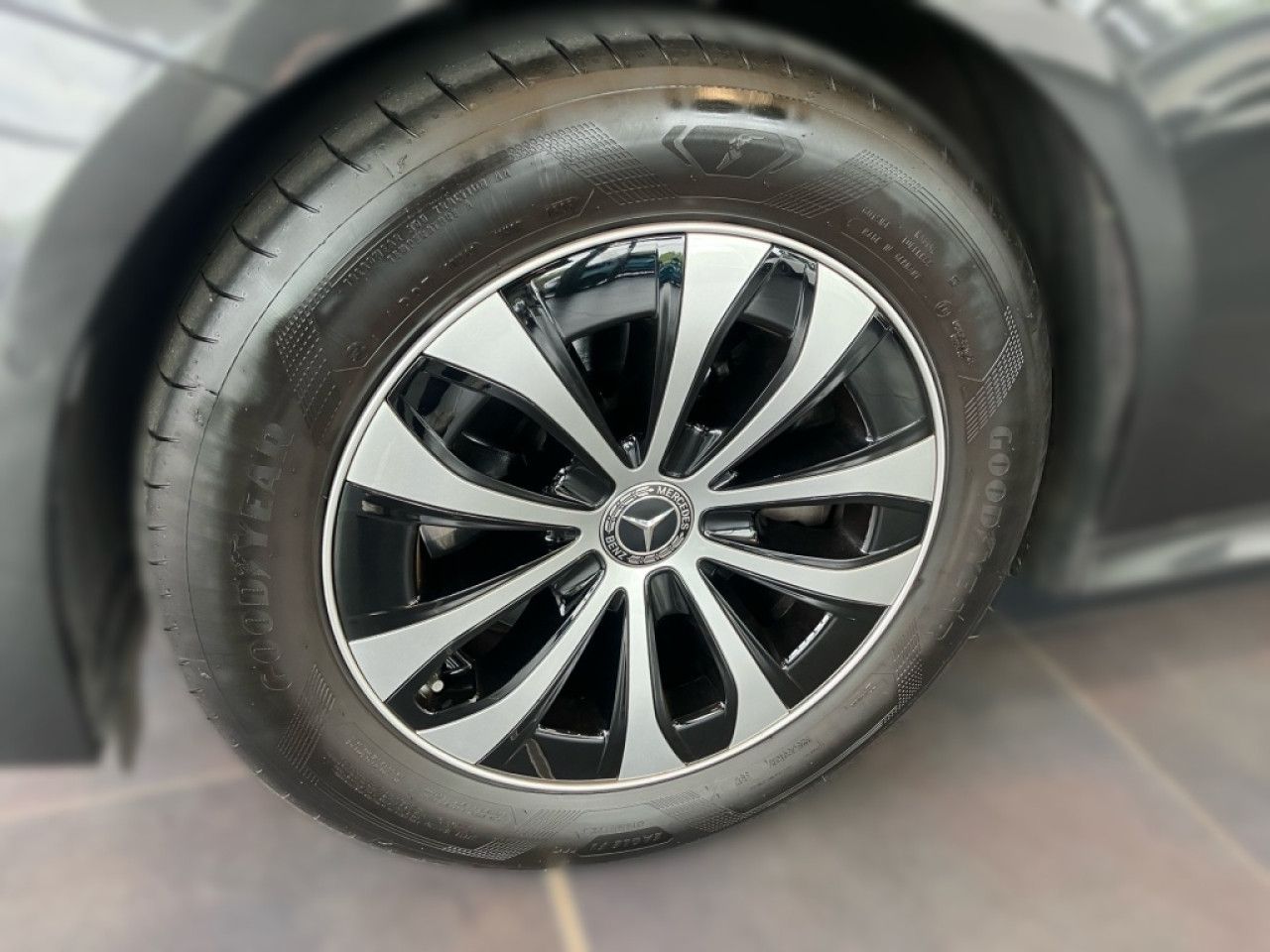 Mercedes-Benz E-Klasse – Bild 6