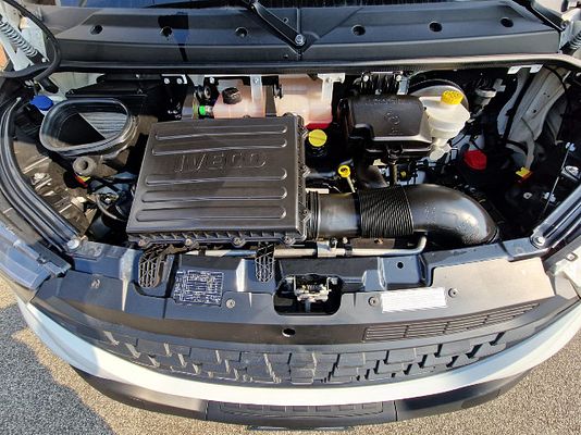 Vehicle image 9 / 9