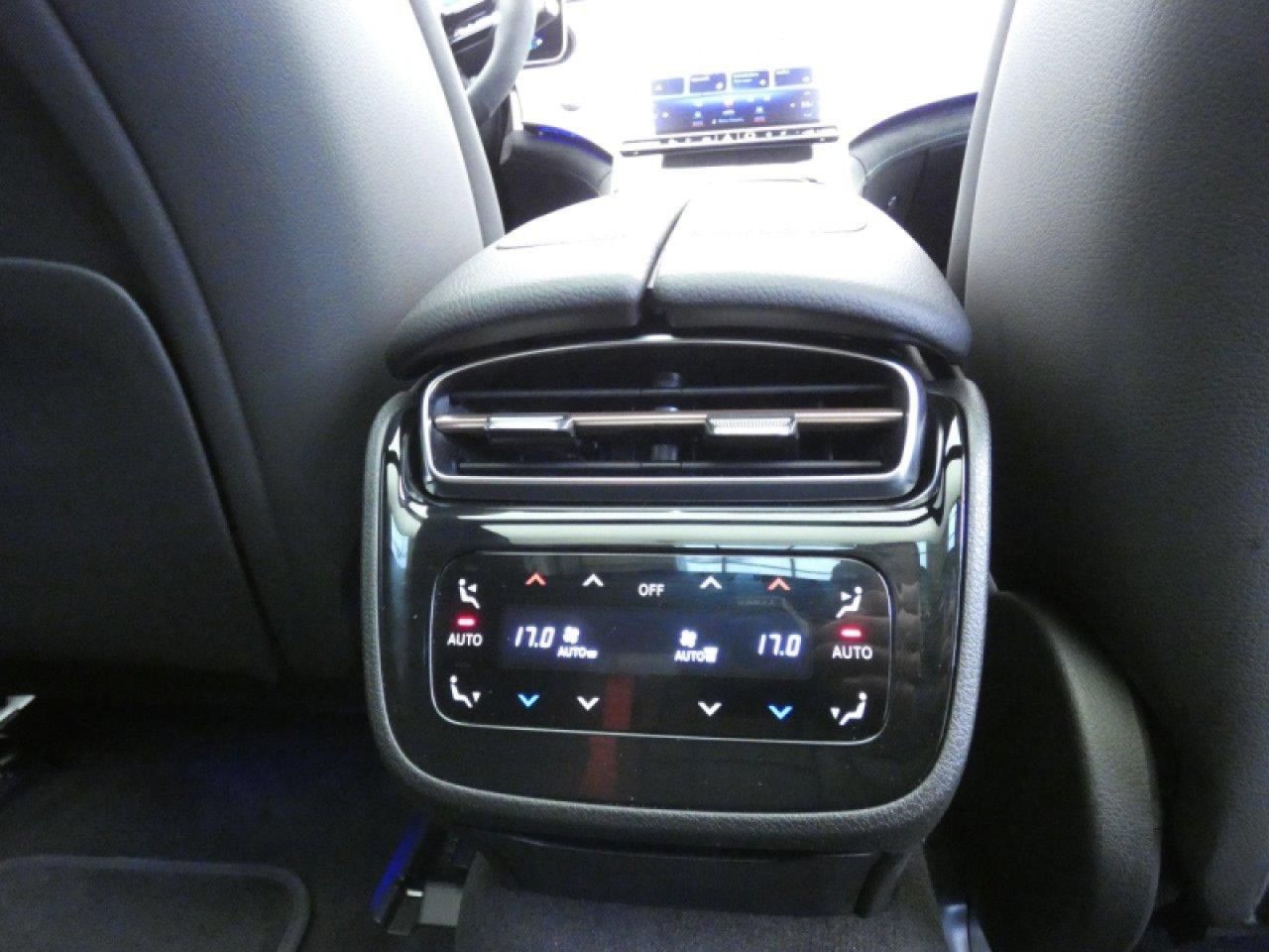 Photo du v&eacute;hicule 17 / 18