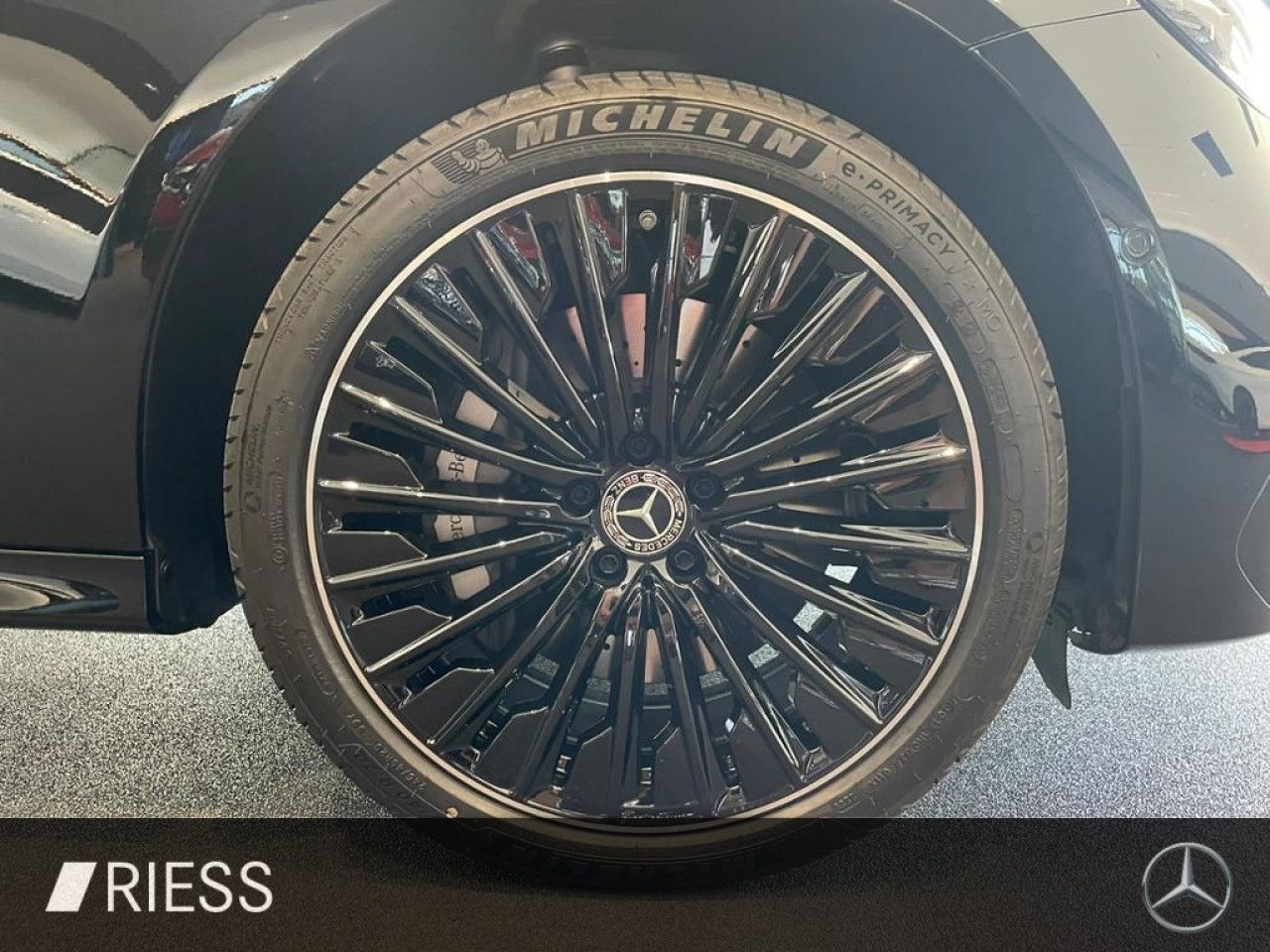 Mercedes-Benz E-Klasse – Bild 9