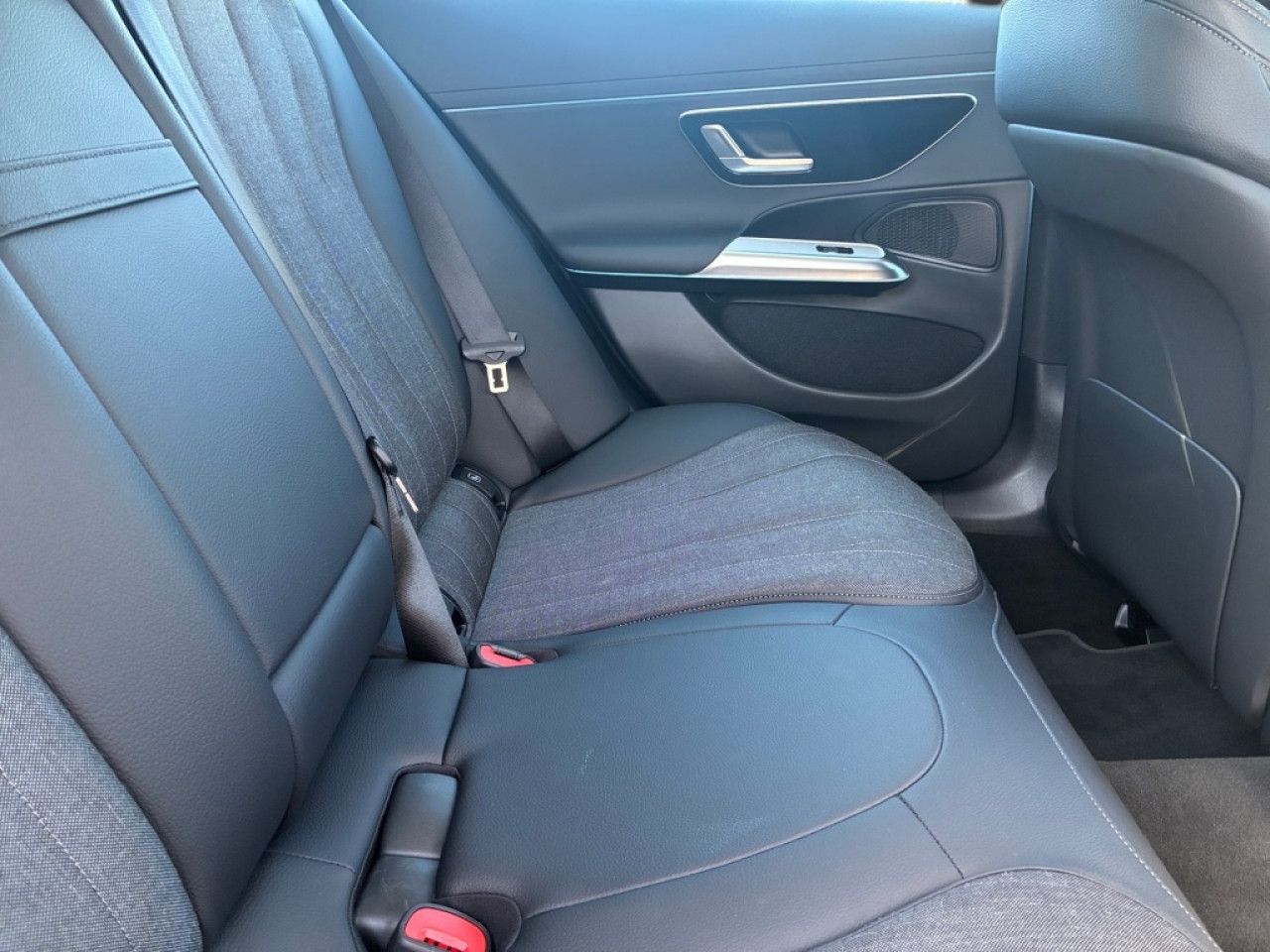 Mercedes-Benz E-Klasse – Bild 14