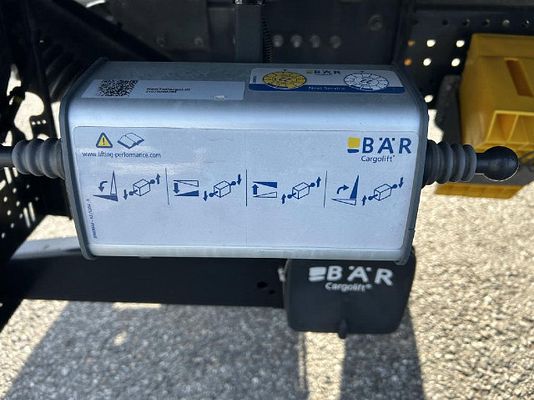 Vehicle image 5 / 14