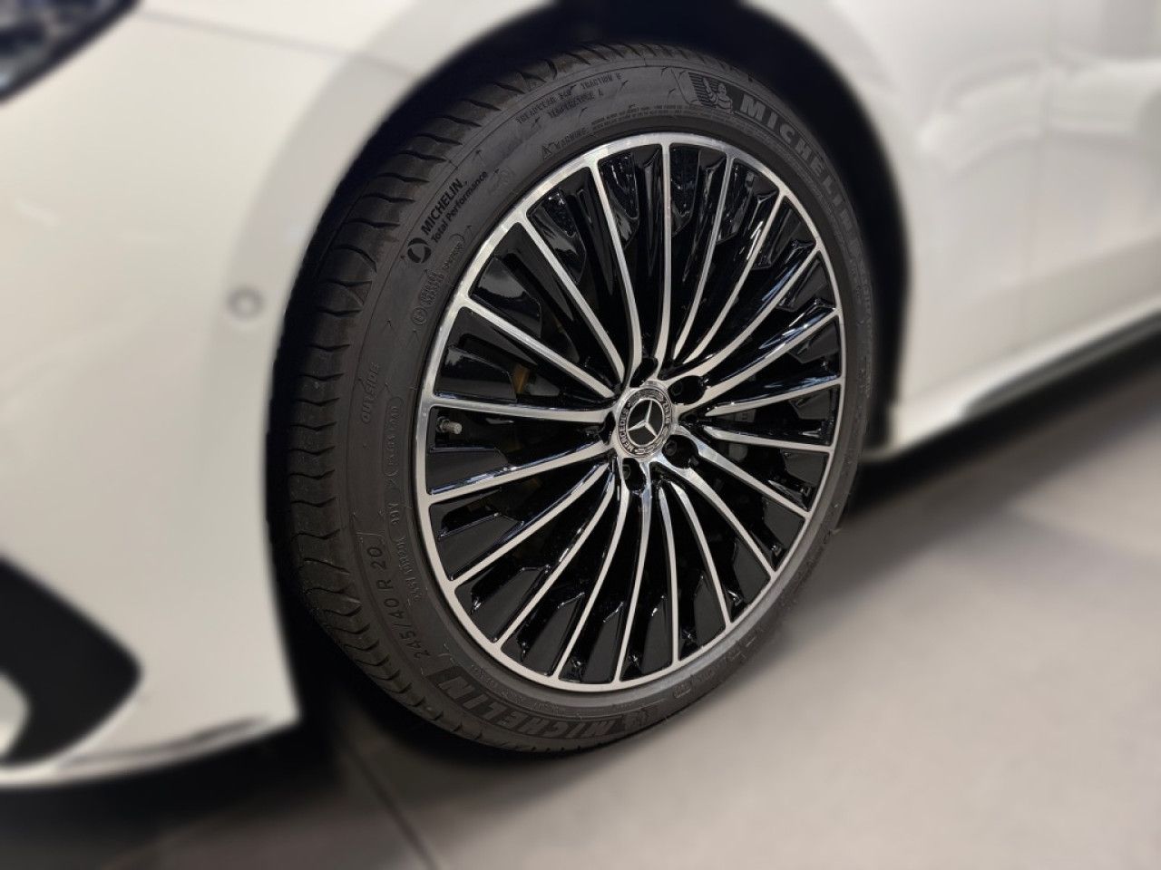 Mercedes-Benz E-Klasse – Bild 3