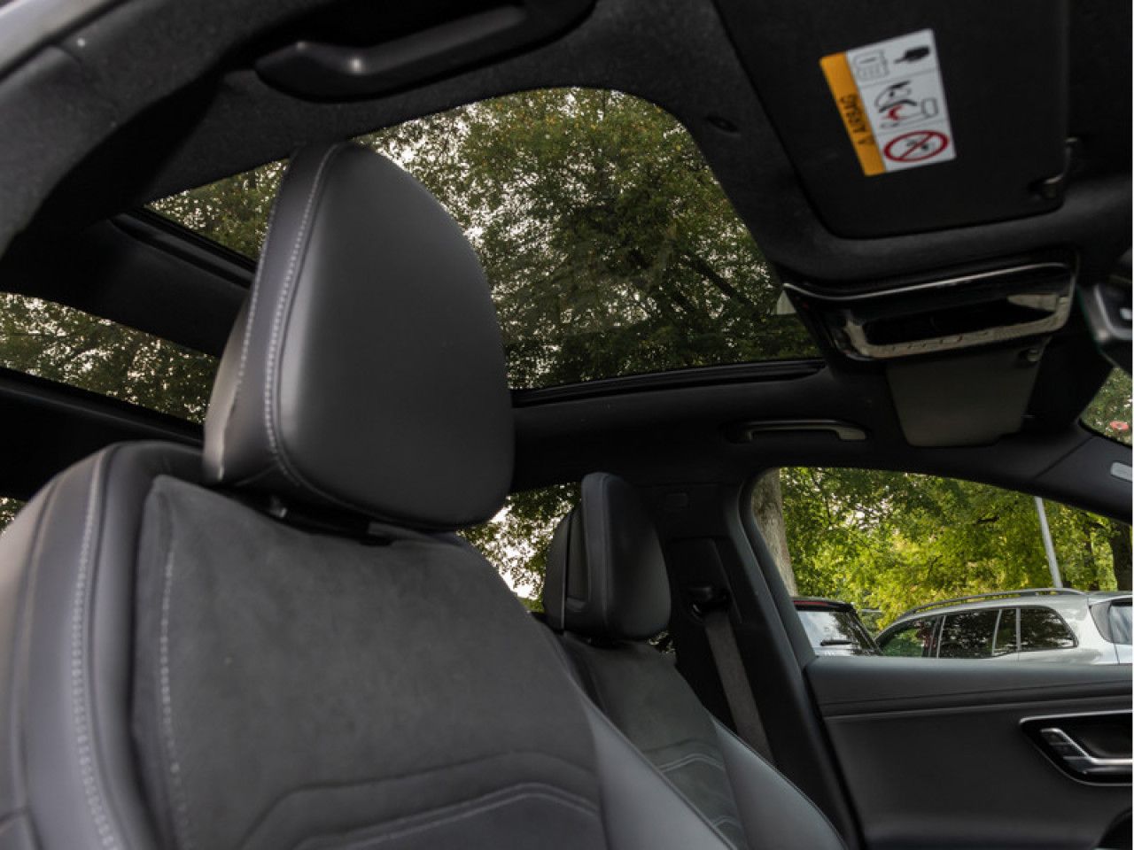 Mercedes-Benz E-Klasse – Bild 9