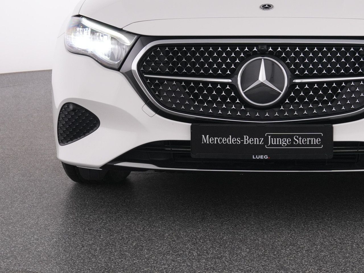 Mercedes-Benz E-Klasse – Bild 16
