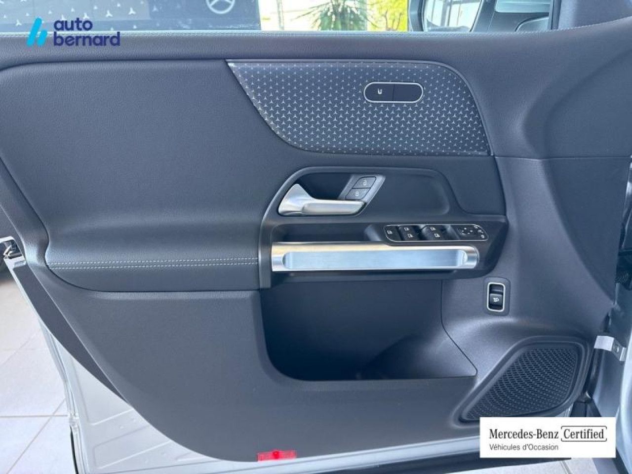 Photo du v&eacute;hicule 12 / 18