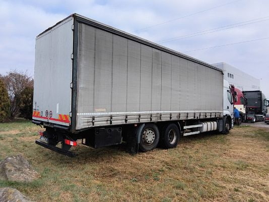 Vehicle image 6 / 13