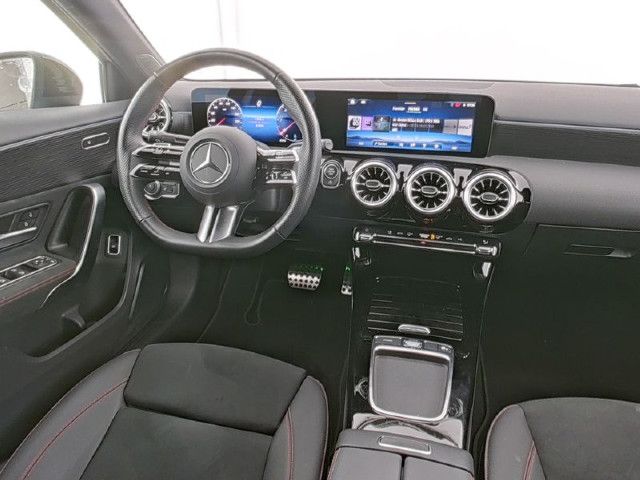 Mercedes-Benz A 220