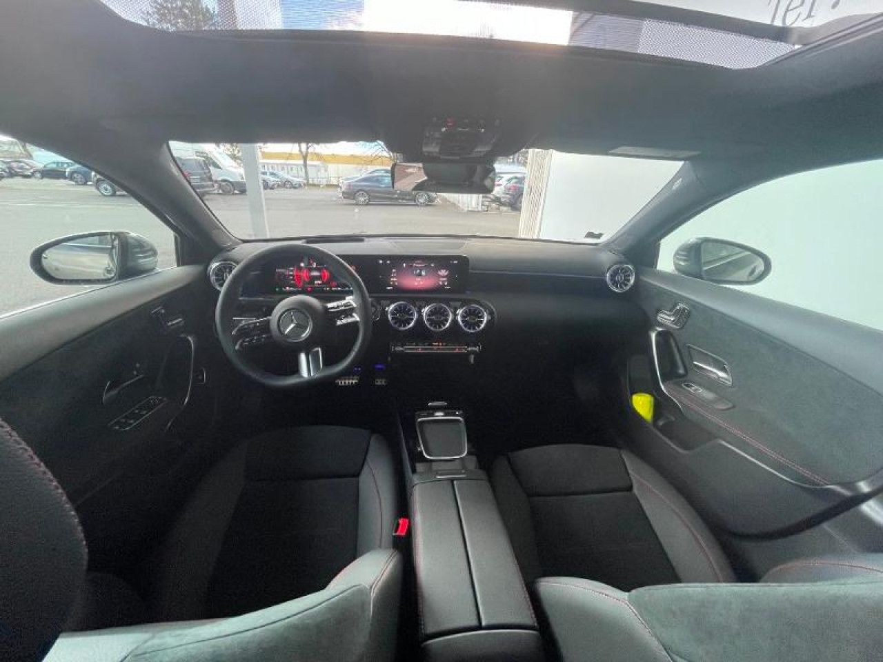 Photo du v&eacute;hicule 8 / 18