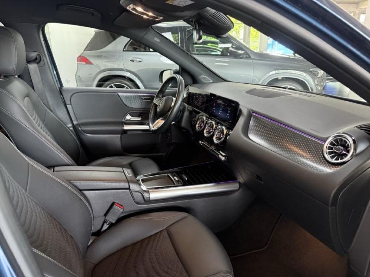 Photo du v&eacute;hicule 17 / 18