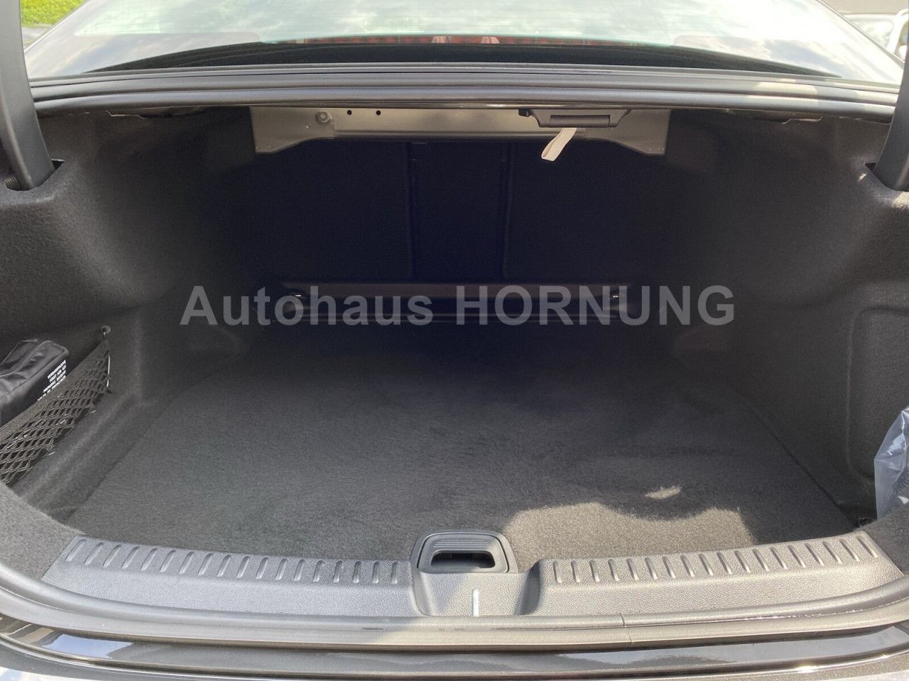 Mercedes-Benz E-Klasse – Bild 6