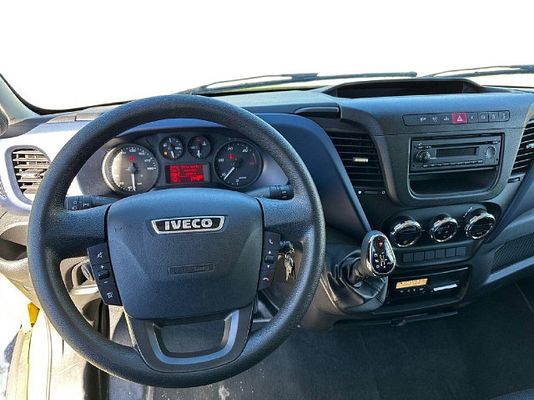 Vehicle image 14 / 17