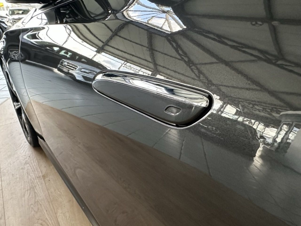 Mercedes-Benz E-Klasse – Bild 8