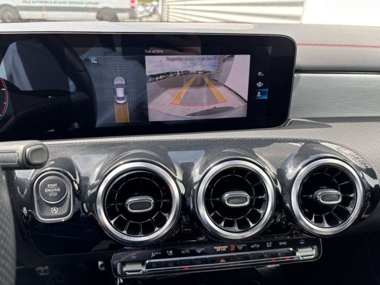 Photo du v&eacute;hicule 12 / 13