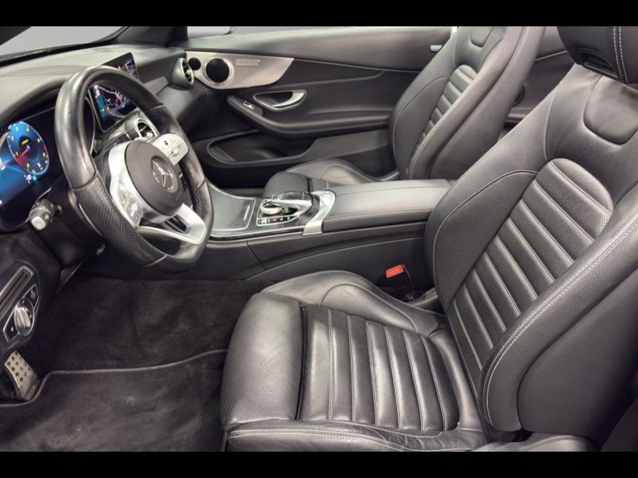 Photo du v&eacute;hicule 12 / 18