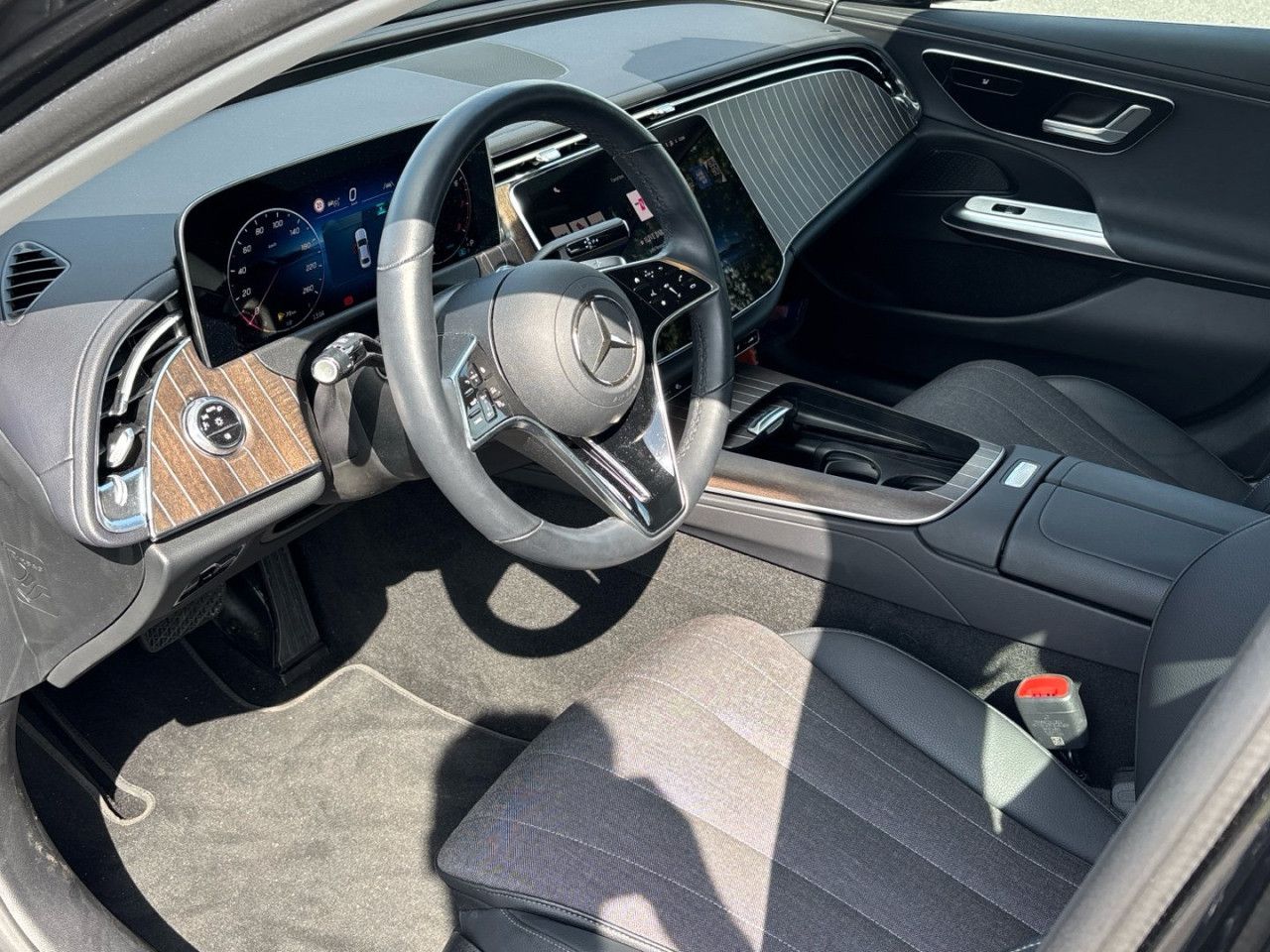 Mercedes-Benz E-Klasse – Bild 14