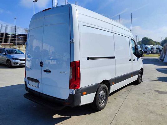 Vehicle image 3 / 10