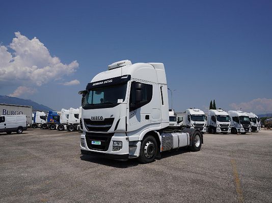 Vehicle image 8 / 15