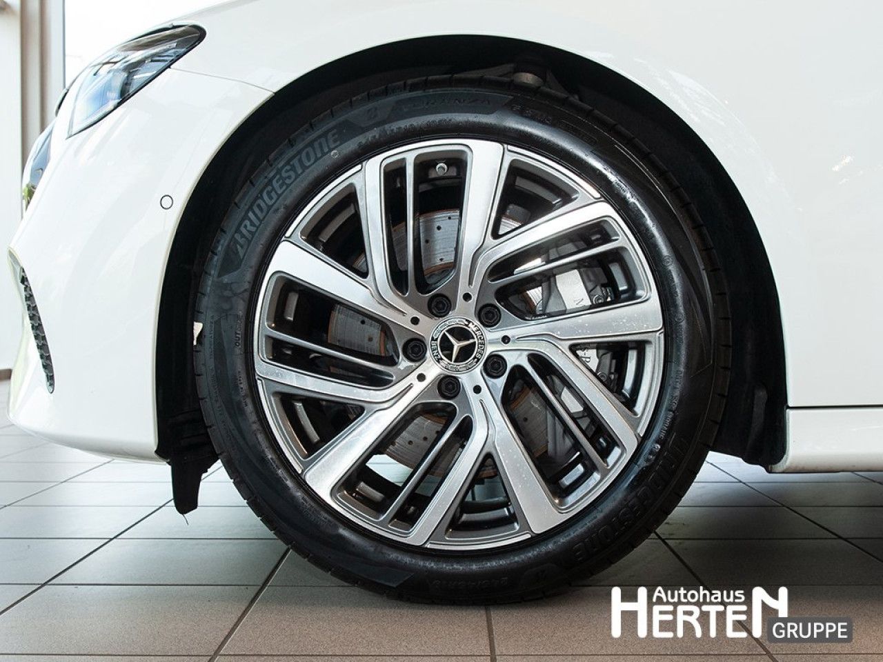 Mercedes-Benz E-Klasse – Bild 8