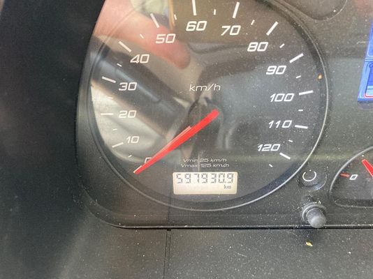Vehicle image 4 / 4