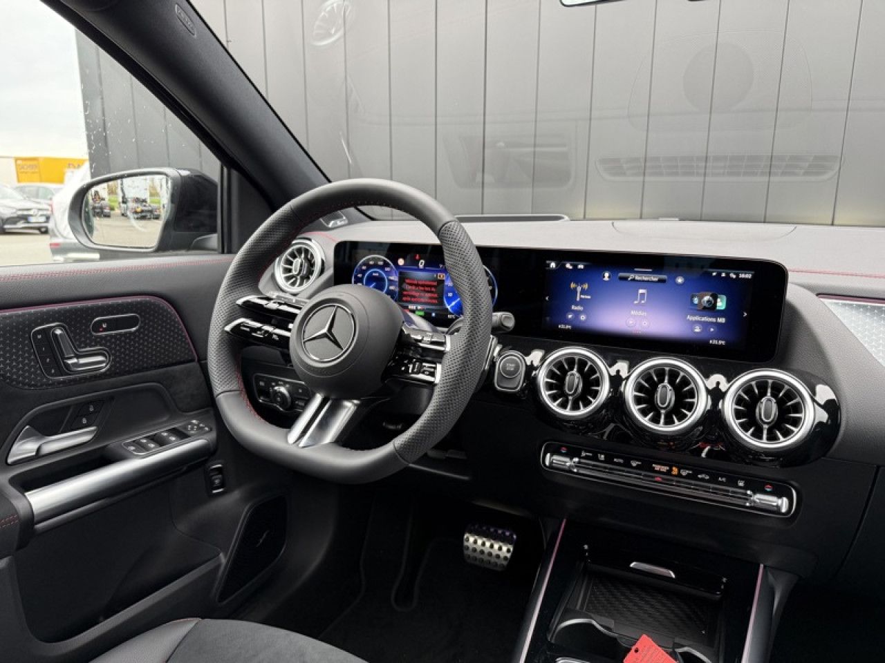 Photo du v&eacute;hicule 8 / 18