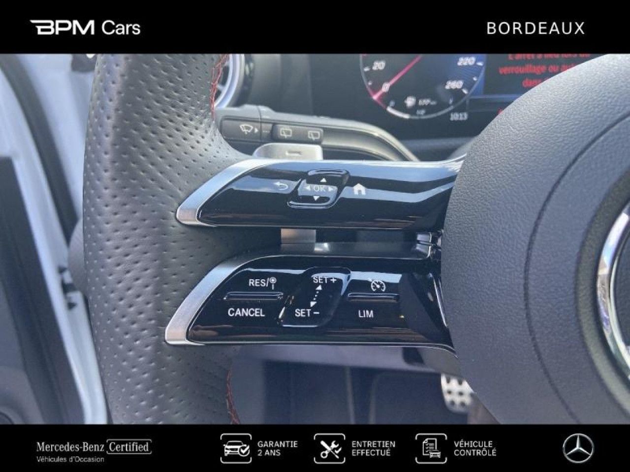 Photo du v&eacute;hicule 16 / 18