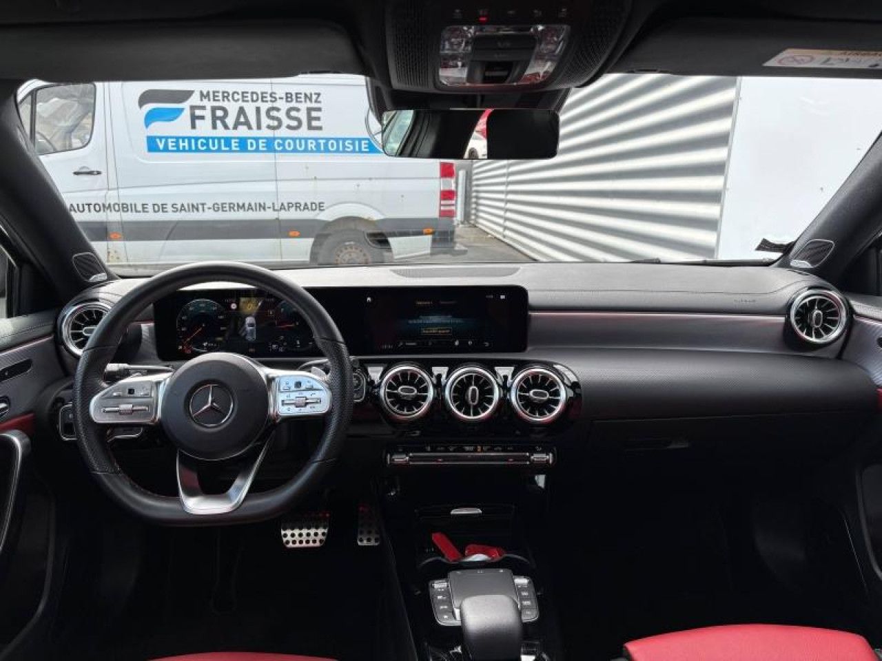 Photo du v&eacute;hicule 9 / 16