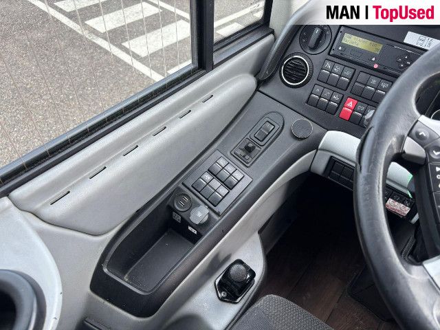 MAN LION'S COACH / R10 12
