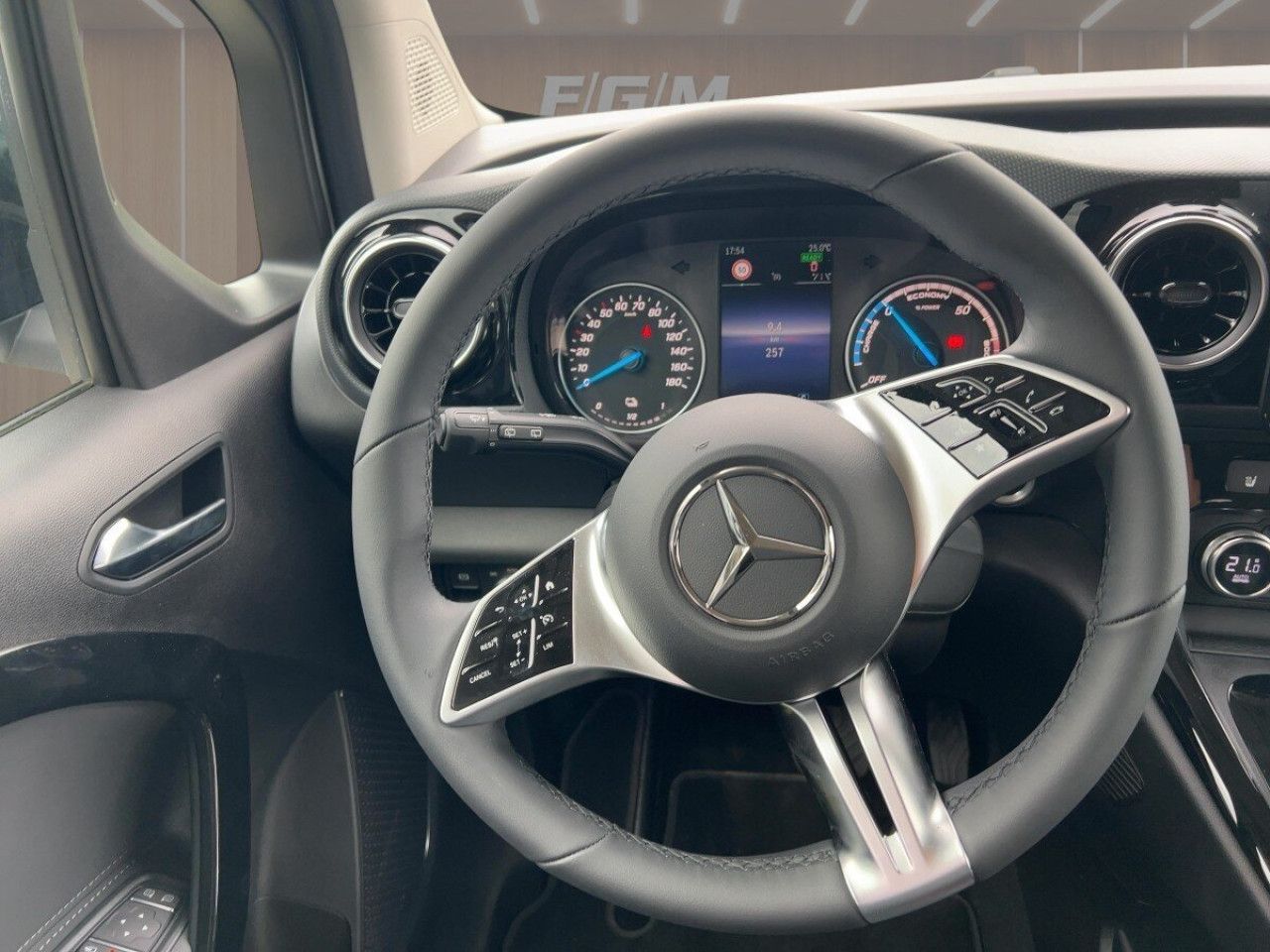 Mercedes-Benz EQT – Bild 9