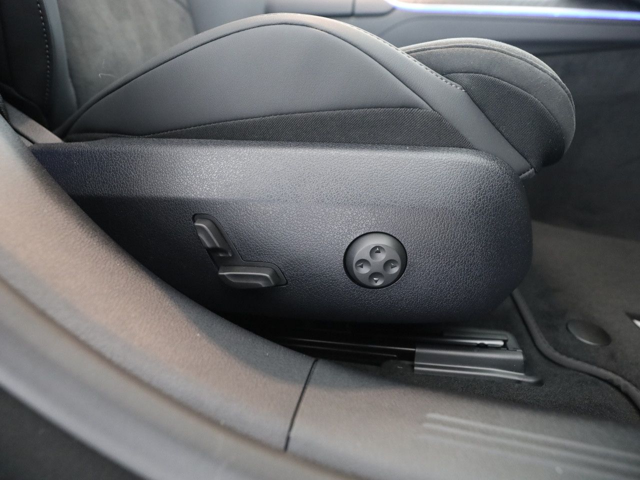 Mercedes-Benz E-Klasse – Bild 17
