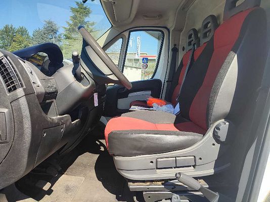 Vehicle image 7 / 10