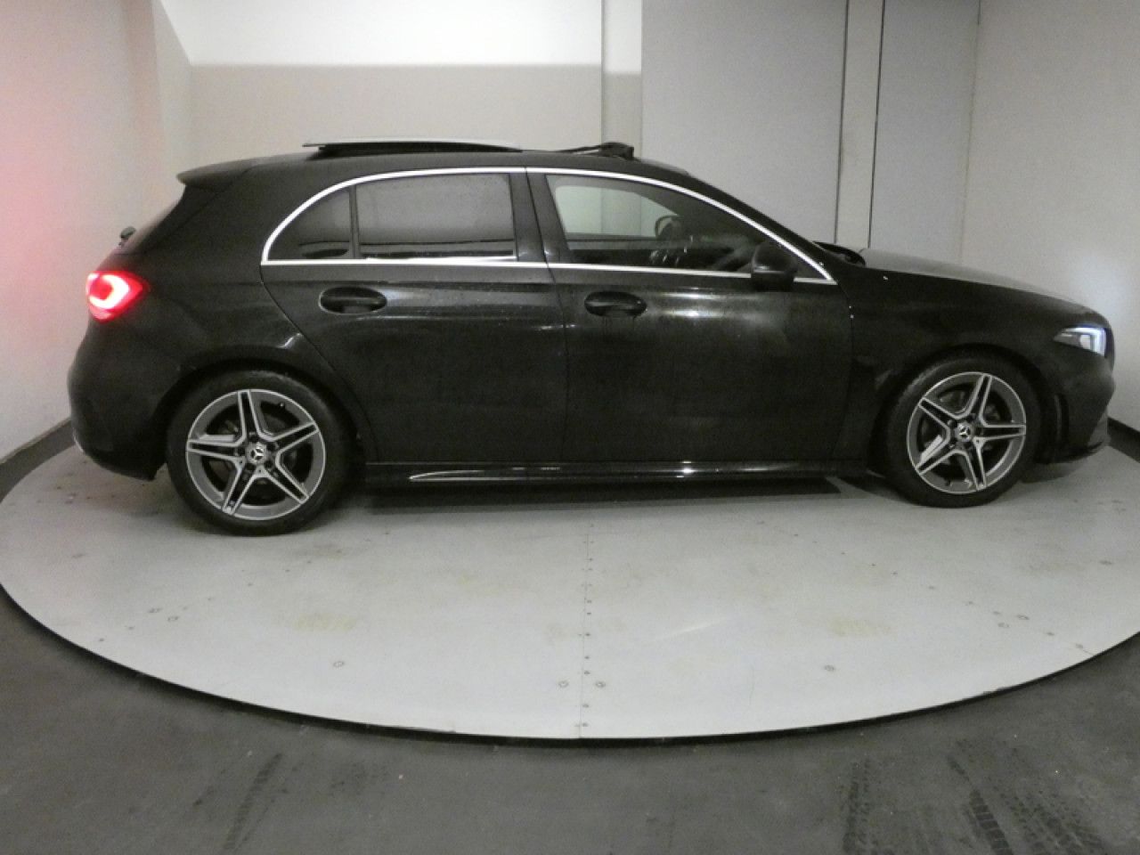 Photo du v&eacute;hicule 3 / 18