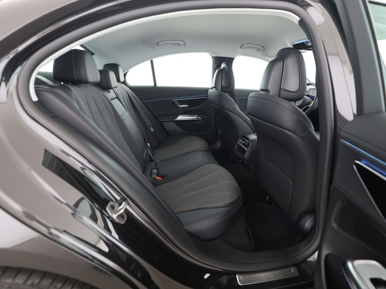 Mercedes-Benz E-Klasse – Bild 13