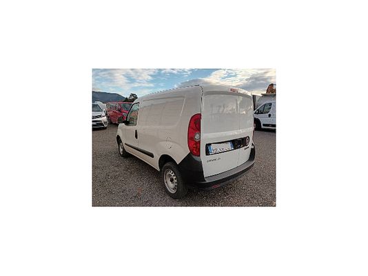 Vehicle image 4 / 5
